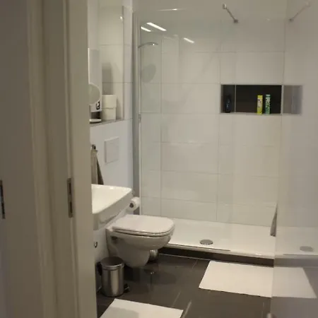 Gaestezimmer Bergerhof - Ankommen Und Wohlfuehlen Apartment Neuss